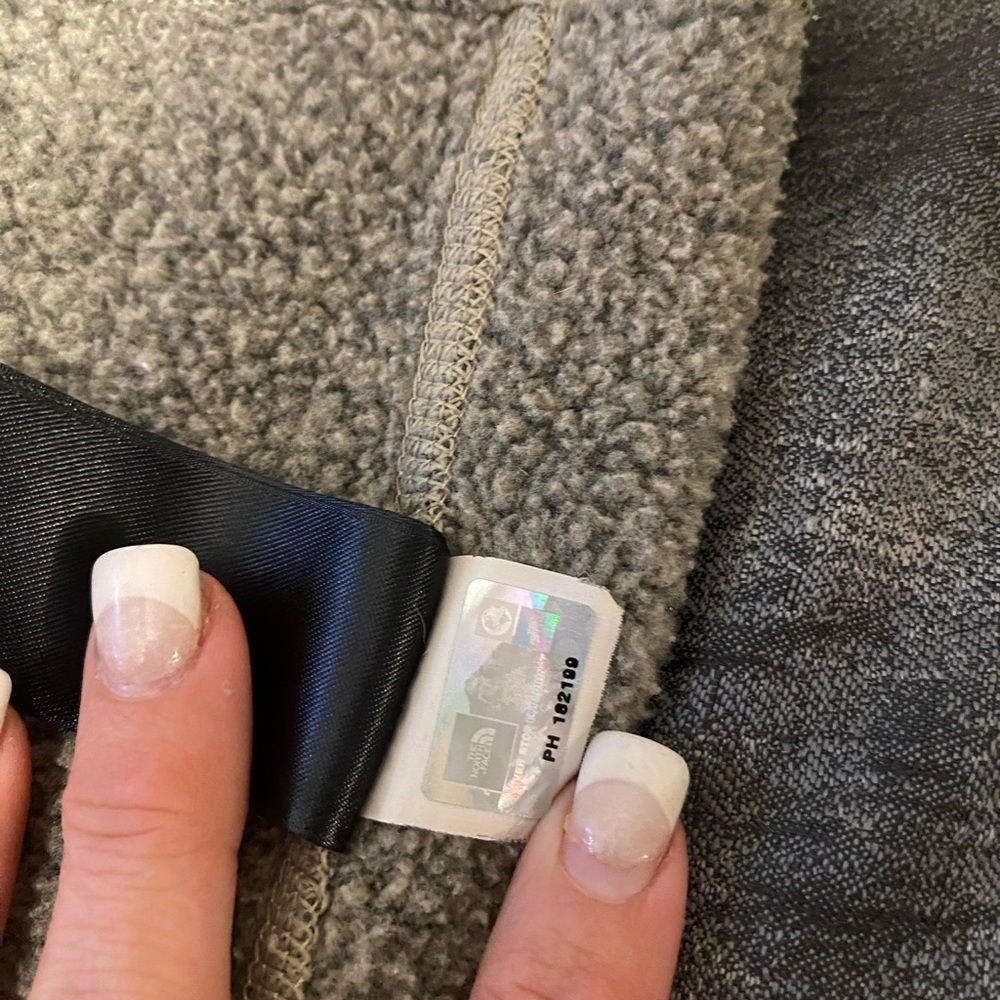 The North Face Tan Fleece Pullover - Picture 14 of 17